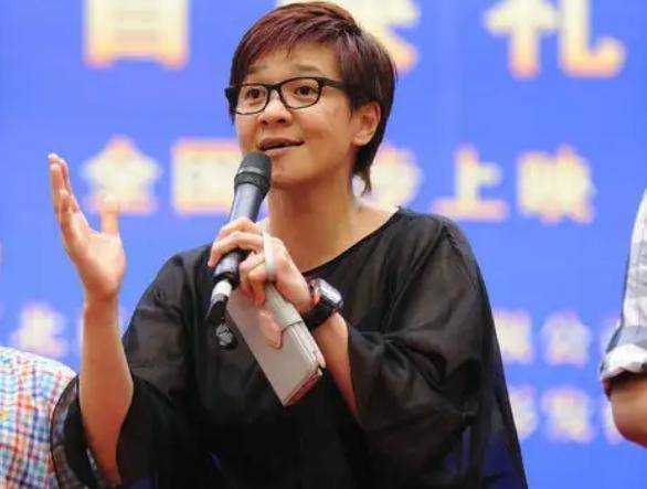 超女评委柯以敏犀利点评歌手:不要唱了,滚吧!_网友_婆婆_金星