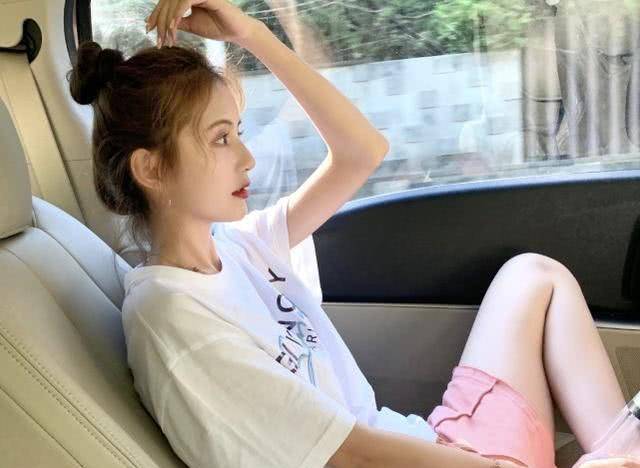 王思聪现女友甜仇多会穿?