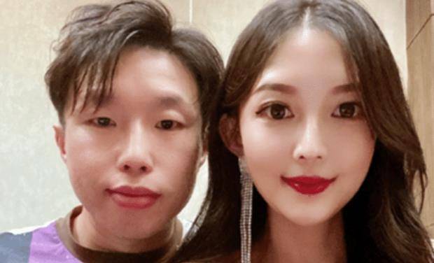 烧饼和饼嫂出镜卖二手物品,看到饼嫂价格后,网友:压力大_郭德纲_规矩