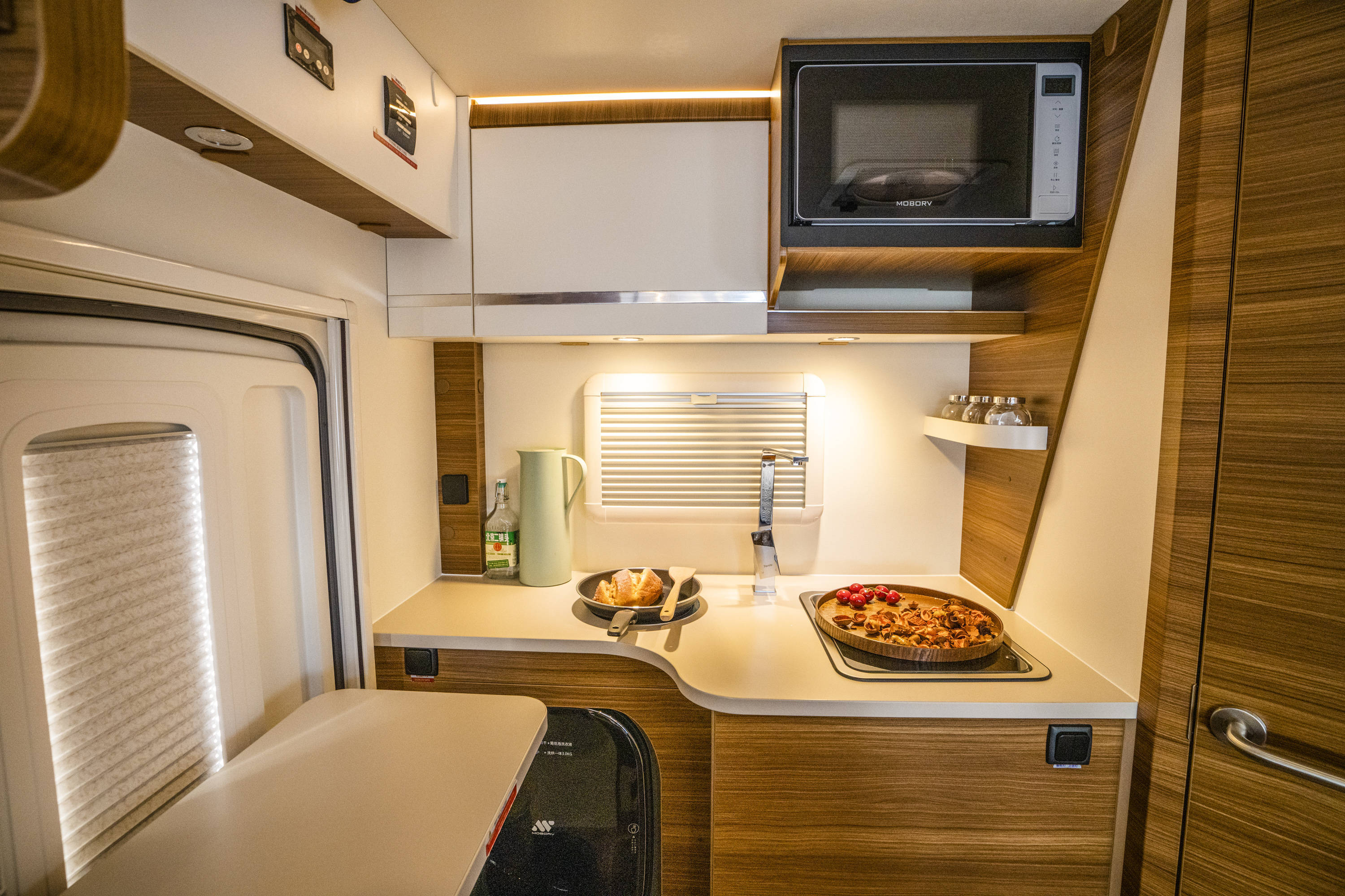 08隆翠房车购车节:隆翠3号c638玩家版-w,轻量化设计,开启精致旅途!