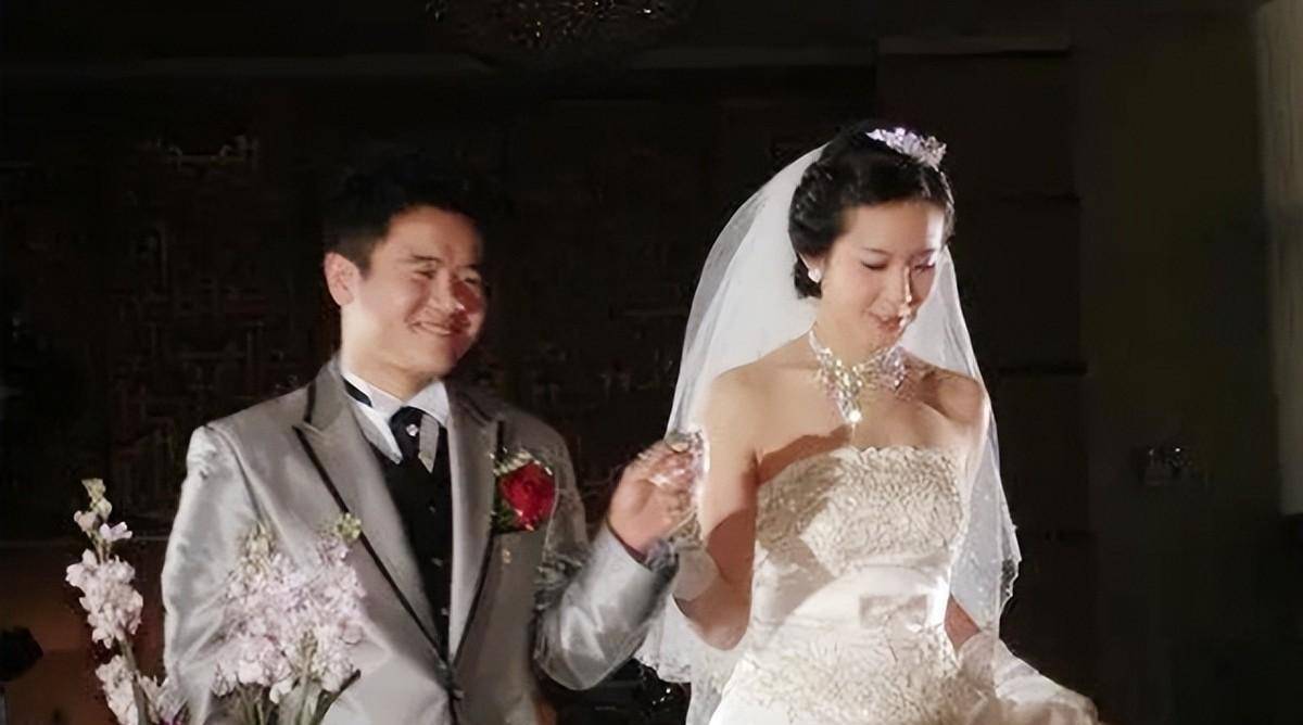 国乒第一女神嫁给刘国正后,如今被安置到体育局,芦璐年薪如何?