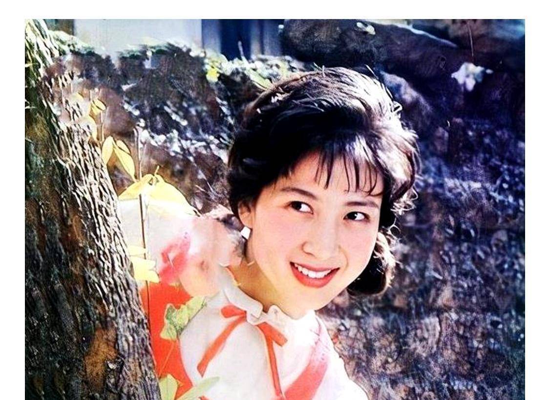 著名演员吴海燕家至少有6人从艺,与姐姐吴江燕是艺
