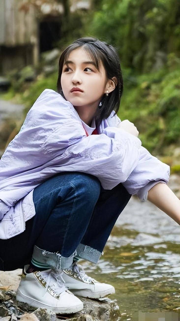 "无人敢惹"张子枫:靠"5个爸爸"成京圈宠儿,后恋渣男被群嘲_栩嘉_妹妹