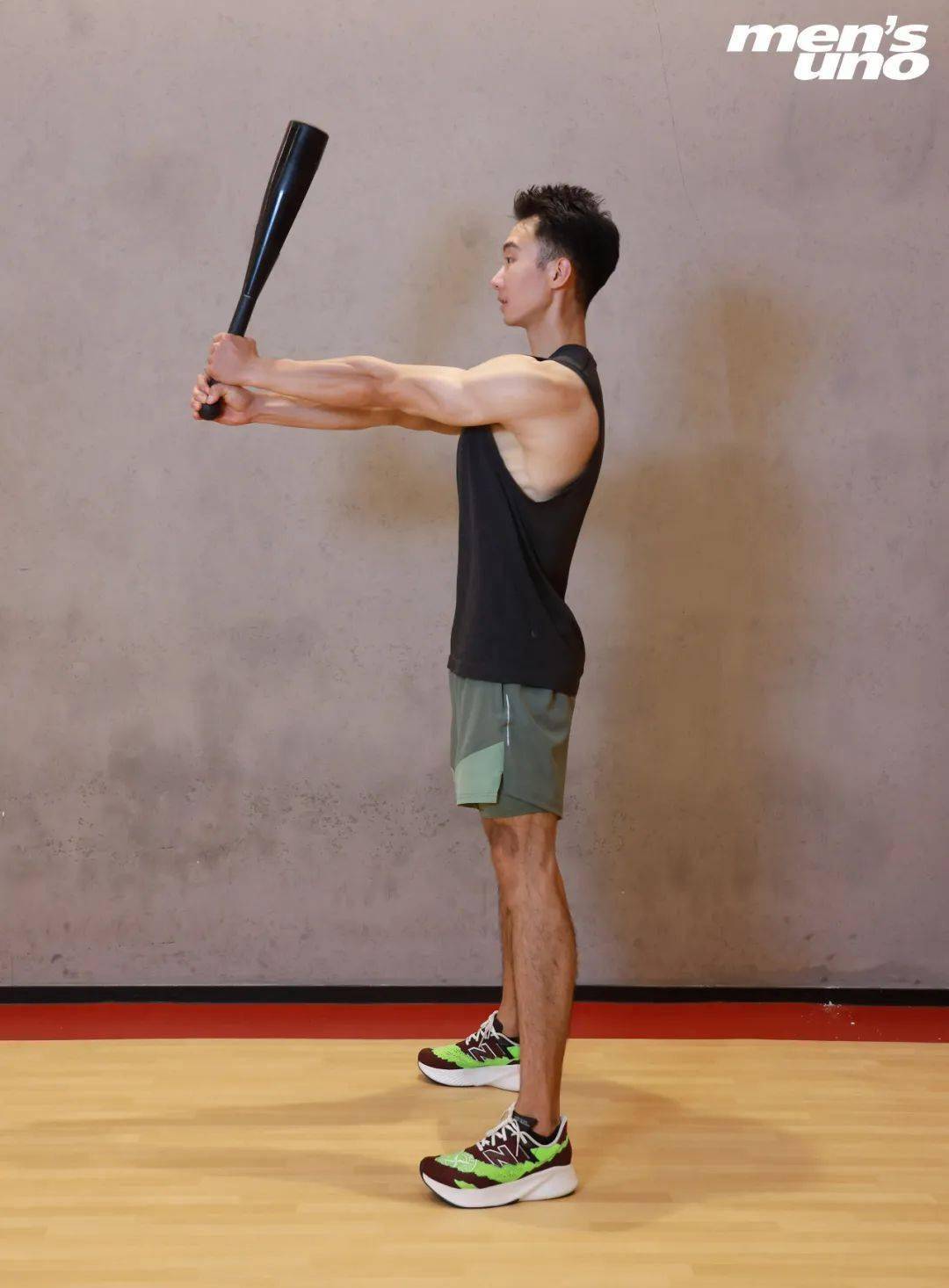 健身房又添新宠,型男们都在甩棒铃_训练_运动_身体