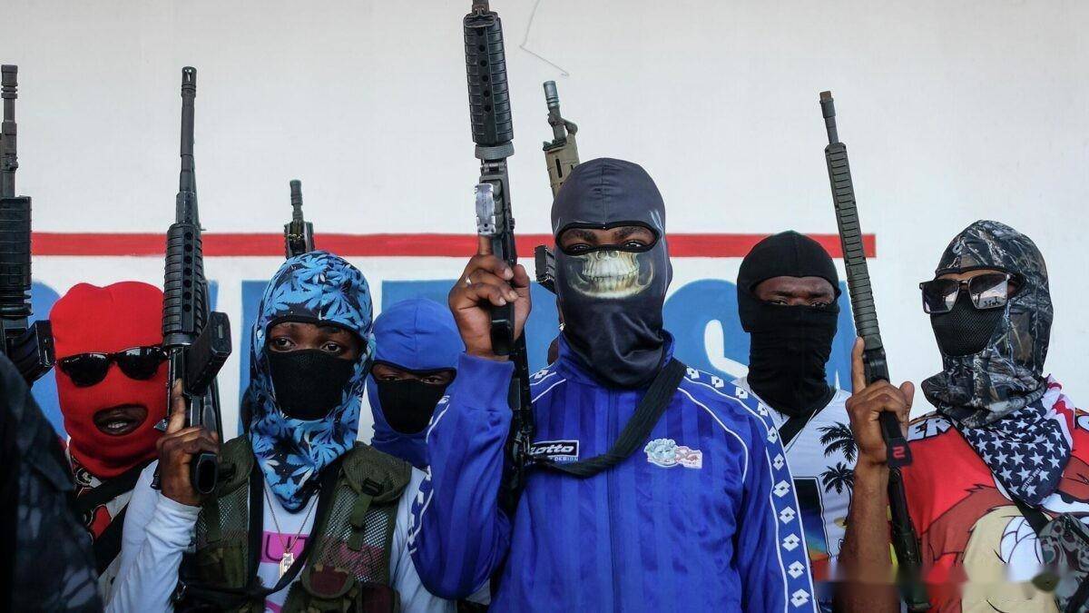 20人被烧死:黑人小国成人间地狱,2百个帮派横行,帮主想当总统_黑帮