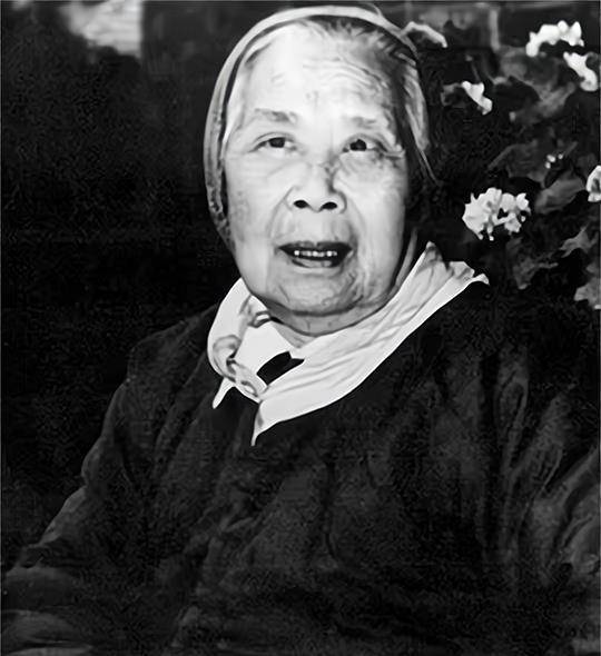 丈夫,40岁失去一切,101岁安详离世:铮铮铁骨奇女子_帅孟奇_许之祯