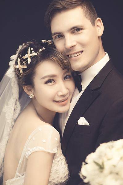 黄雅莉与相爱16年初恋结婚,何洁,张靓颖婚姻触礁_王皓_生活_田亮