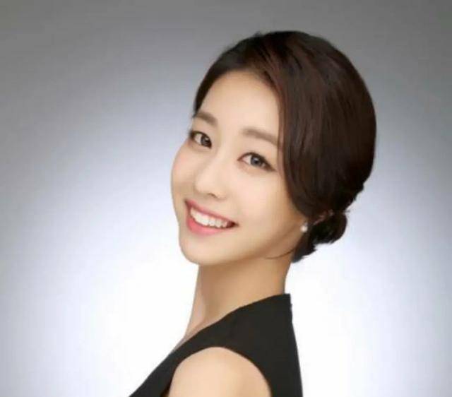 43岁苏志燮与90后娇妻官宣领证,相恋14年前女友金贤珠却至今未婚_朴