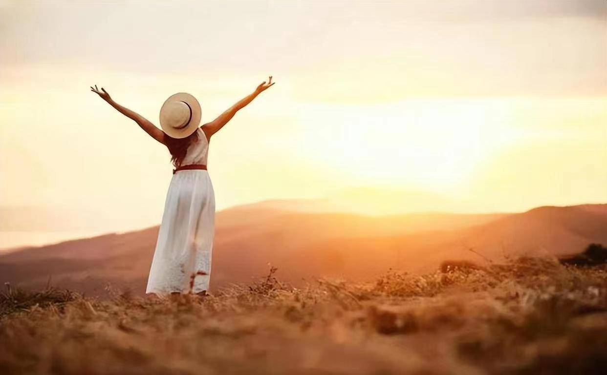 人啊,向前看,方可走好!_一个人_因为_日子