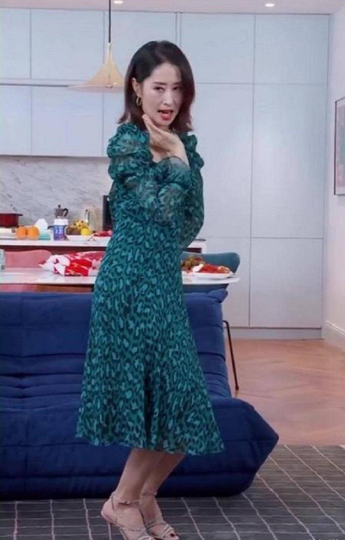 刘敏涛教刘涛跳舞,自创独家记动作口诀令人笑翻,女团心藏不住了_网友