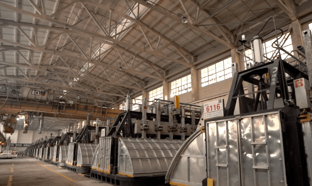 自焙电解槽工艺技术建设建成初期的青铜峡铝厂仿照法国诺盖尔铝厂粉尘