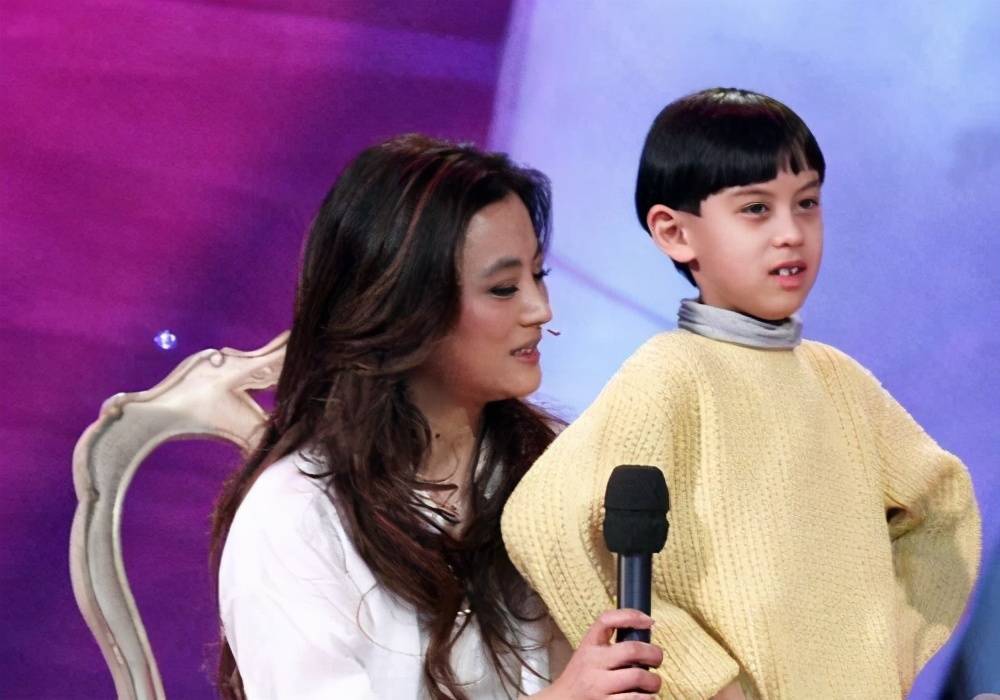 "玉兔精"李玲玉:二婚嫁给富商"被分手",21岁儿子撞脸吴磊_感情_西游记