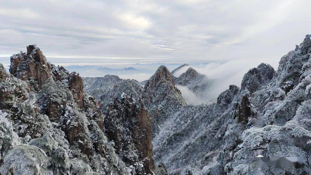 雪后黄山冰雪仙境图片