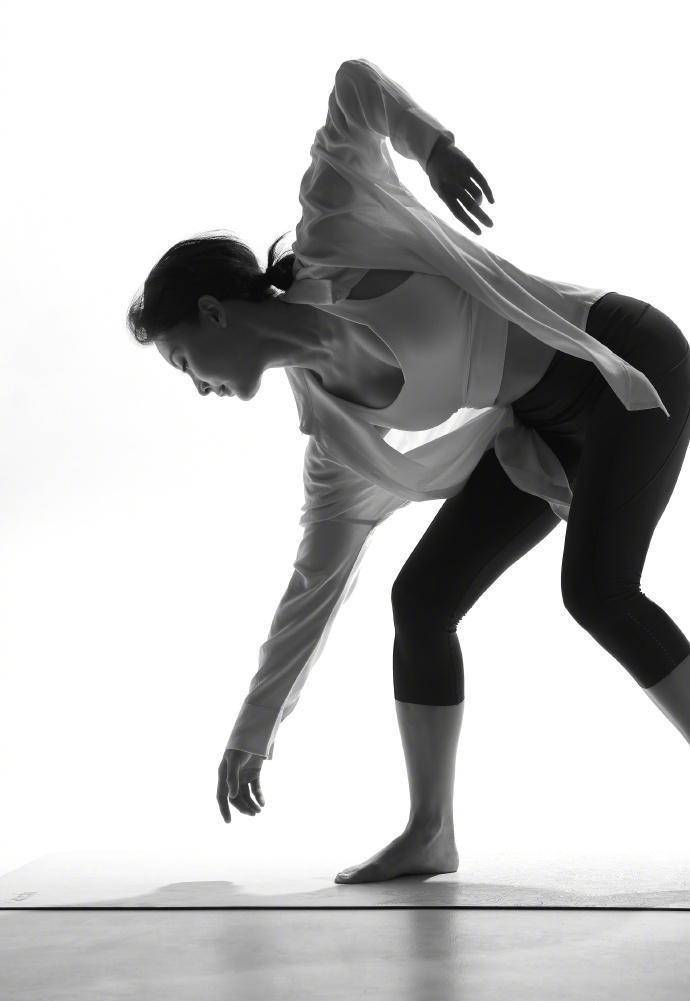 43岁陈数诠释瑜伽最高境界,看到照片后我信了!_女神_身体_自然