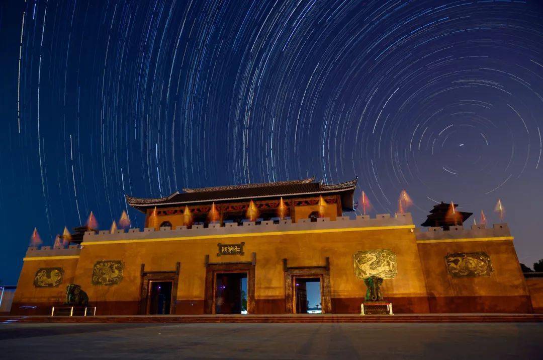 雷州茂德公古城夜景图片