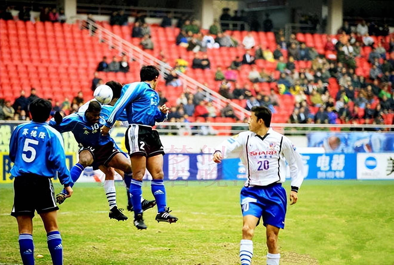 大连足球史上今天:1999年12月5日甲a末轮大连万达实德1-0客胜申花,仅