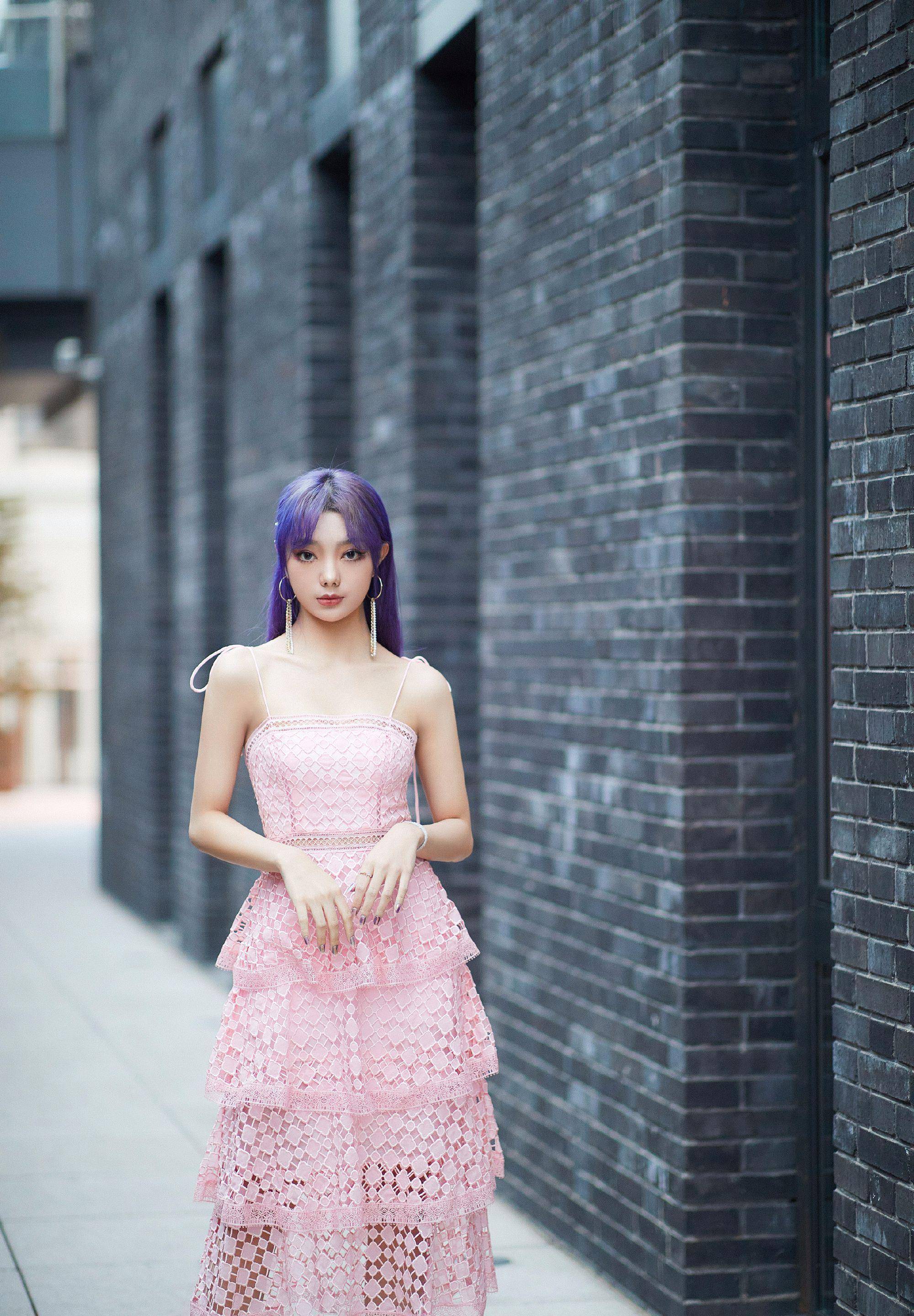 火箭少女唯一外籍成员,李紫婷整箱演出服丢失求助,造型仍抢眼