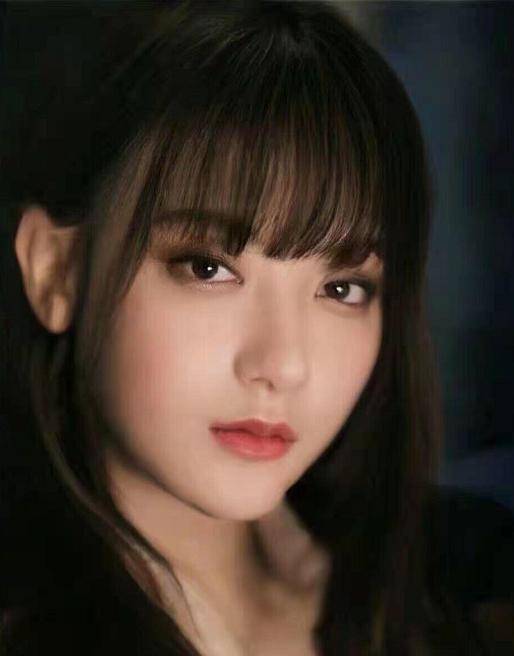 黄子韬:男扮女装姿色万千,反串形象少女感十足竟撞脸"孙如云"_憧憬