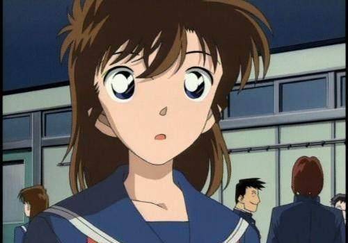 17家人:父亲 中森银三(警视厅搜查二课警部)好友:白马探,桃井惠子