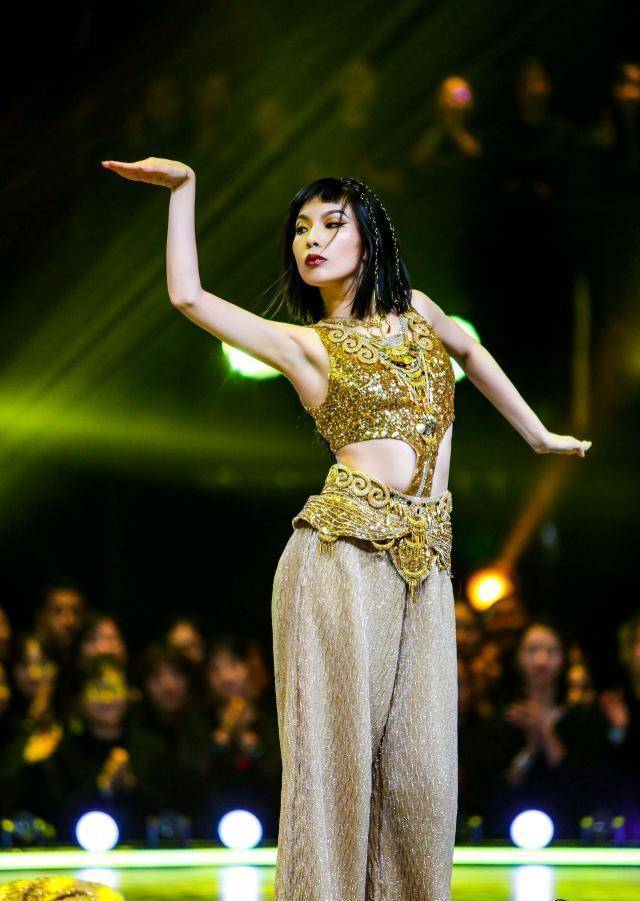 以下为新阶段赛制公布:很多朋友还沉浸在《舞蹈风暴》第三轮搭档排位