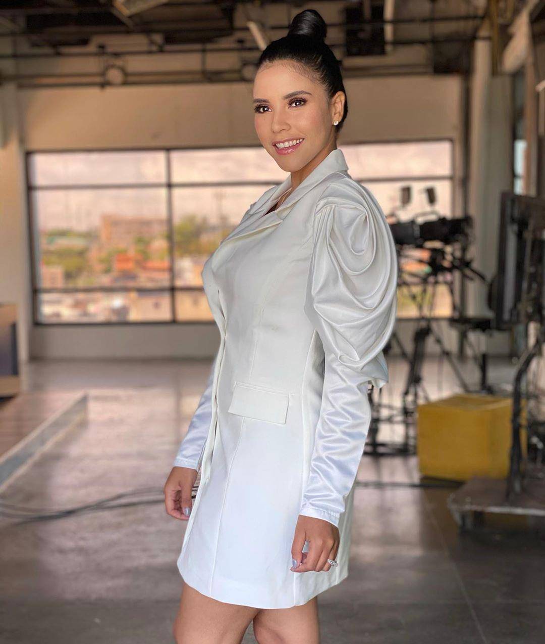 多米尼加美女丹妮丝·佩娜:有着模特的身形,却当了电视主持人_照片