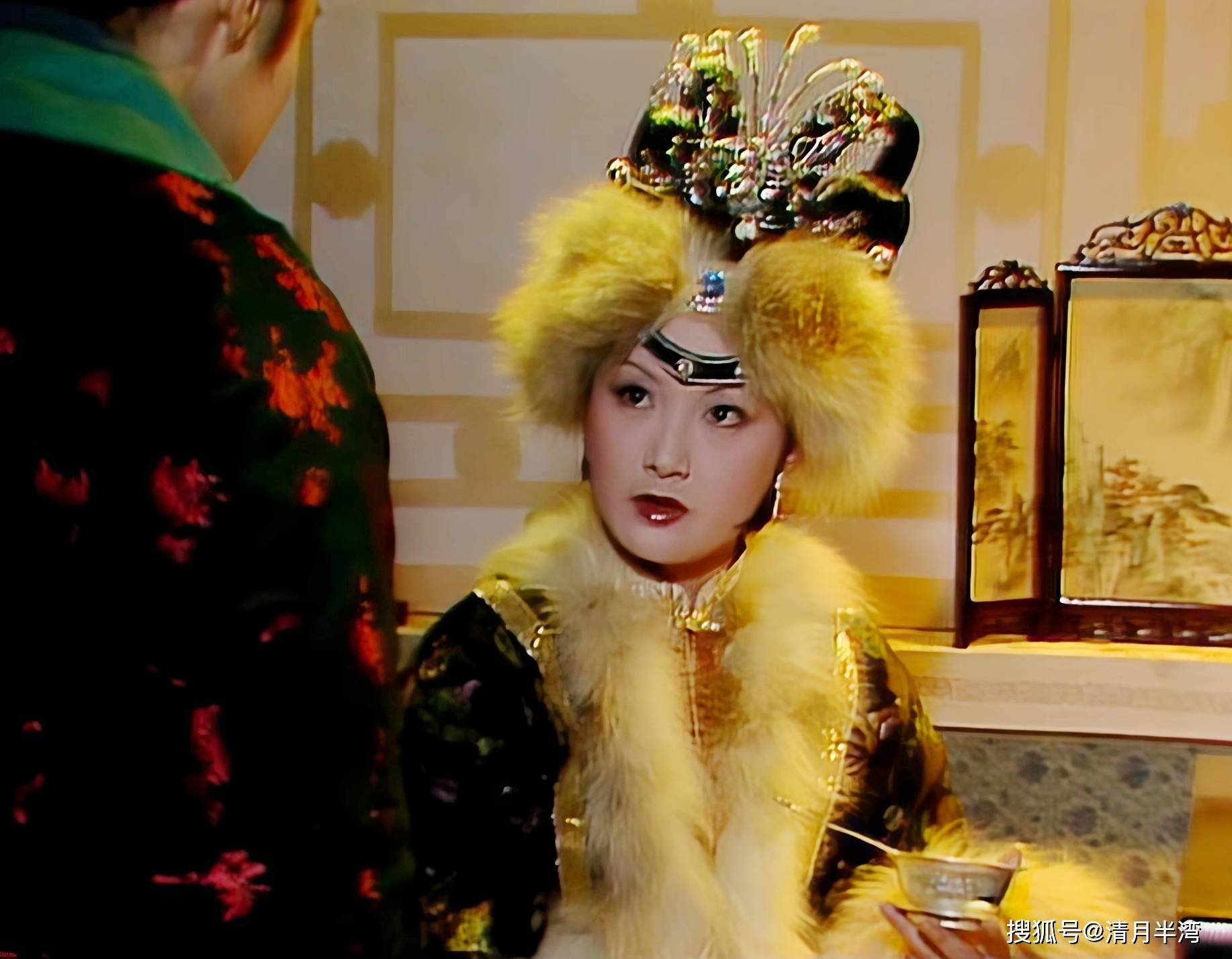 同演"王熙凤",有人宛若神妃仙子,有人仿佛盘丝洞出来的女妖精_红楼梦