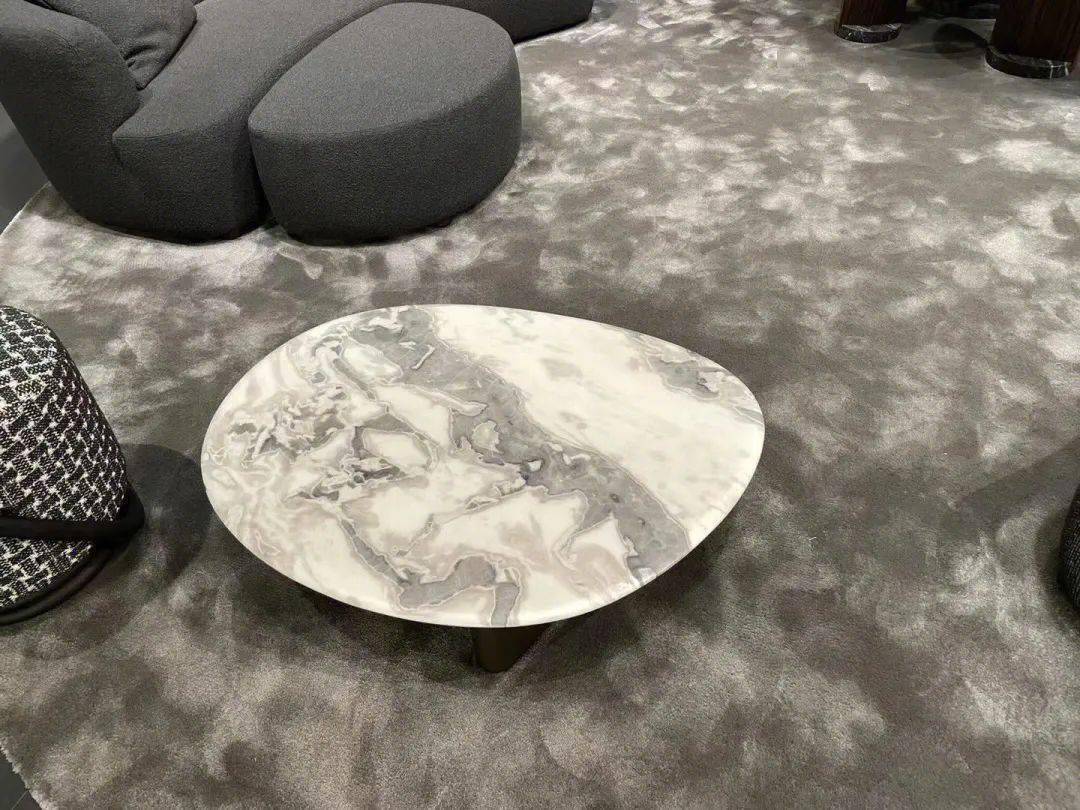 Italian Fendi White Marble Feature Wall Italian Fendi White Marble feature wall with warm flowing veins