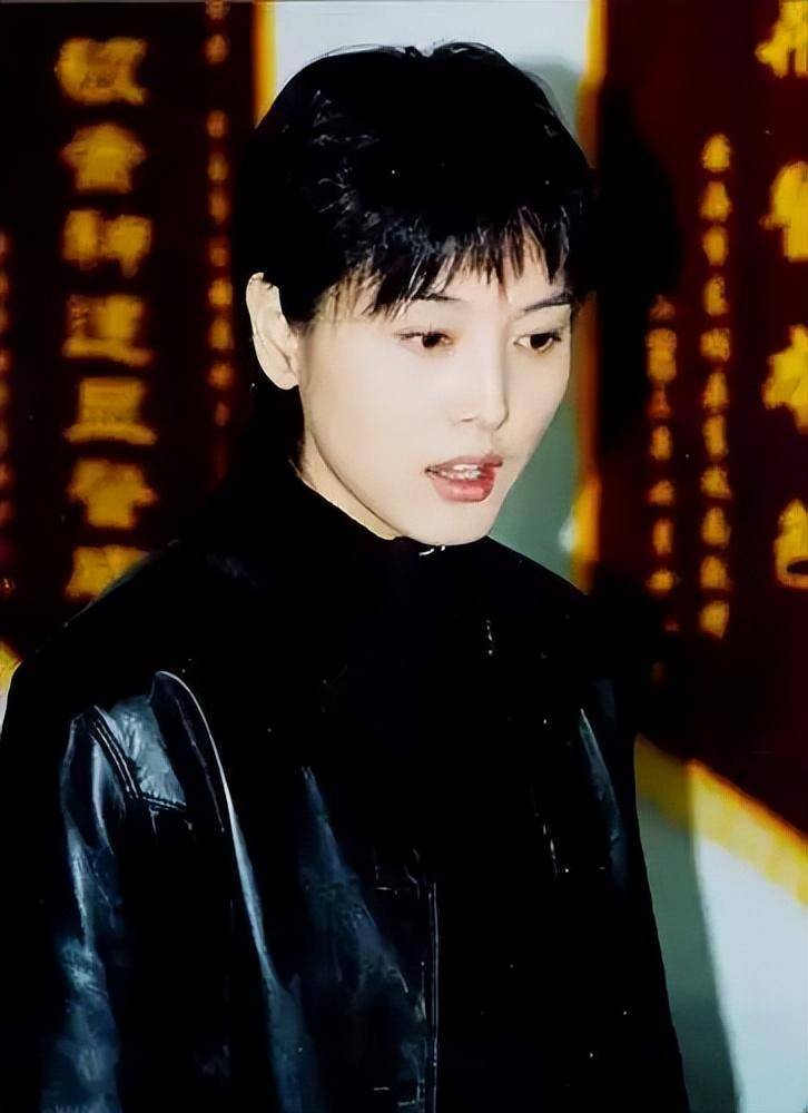 演员张延:嫁大5岁香港丈夫,婚后生一女,如今女儿比她还漂亮_张锦_电视