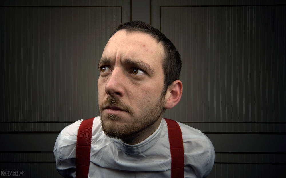 妄想主要是指一种病态的坚信,认为有些人要迫害自己,有些人对自己三道