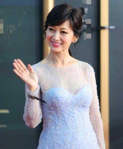 赵雅芝把挣钱当主业?