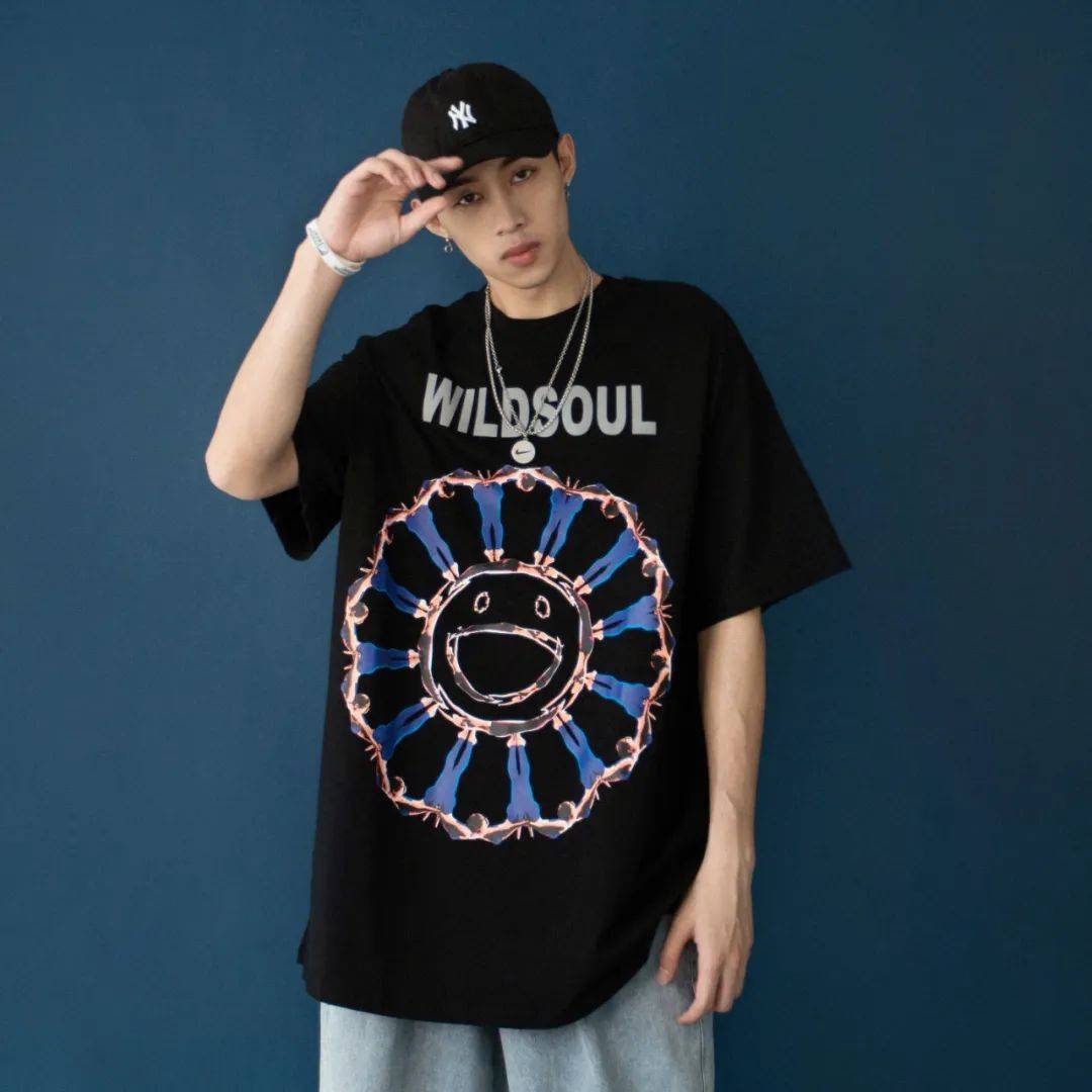 图:不齐舞团队长蔡庄男当时公司里的一个同事正好认识蔡庄男,双方经过