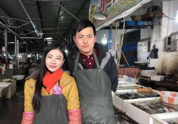 被称为"卖鱼美人"的她,气质堪比刘亦菲_杨娟_老公_访谈