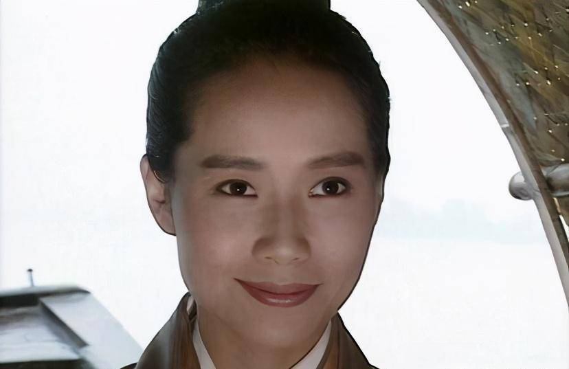 叶童的女扮男装欺骗了整个童年,而鞠婧祎的女扮男装,全靠想象