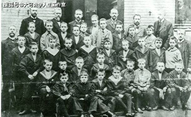 丹麦最神奇门将:踢球时思考数学,37岁拿诺奖,开创量子力学_玻尔