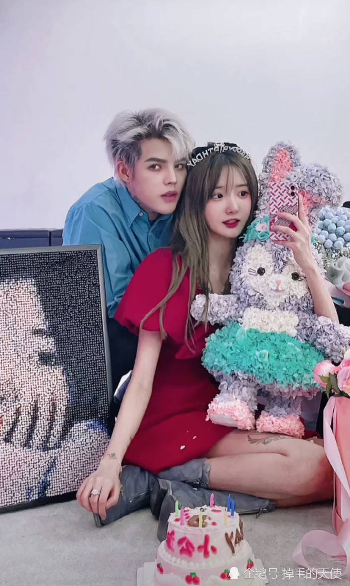 殷世航疑似未整容前照片曝光:曾经干净清爽似"精神小伙",如今成"油腻