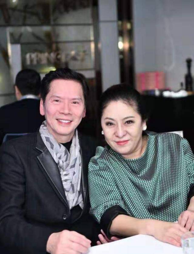 他看不起向华强,娶4房妻子生13个孩子,他才是真正的香港界大佬_向前