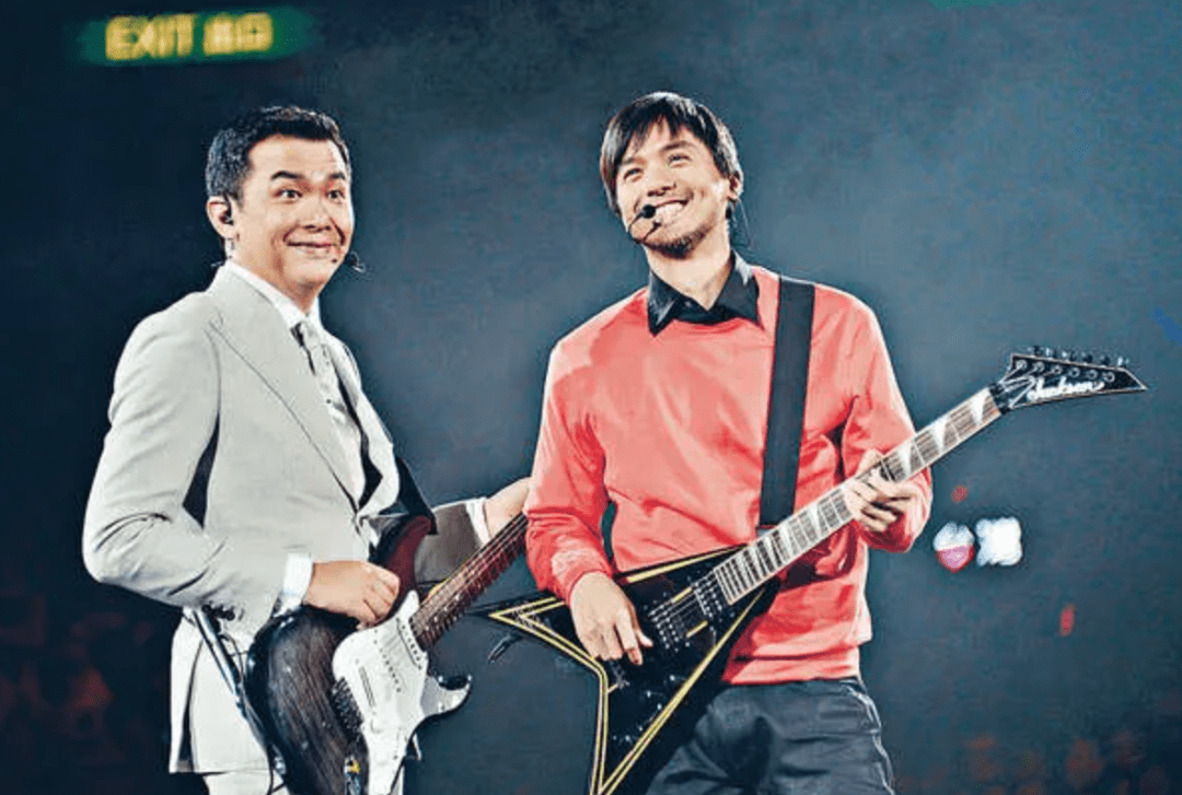 害得她无法唱ktv),传过绯闻的男人也跟音乐沾边(黎明,王力宏)