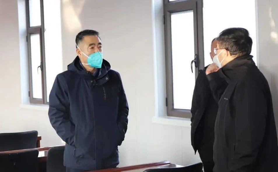 12 月 9 日,忻府区委书记崔向松深入东楼乡南肖村调研乡村振兴工作.