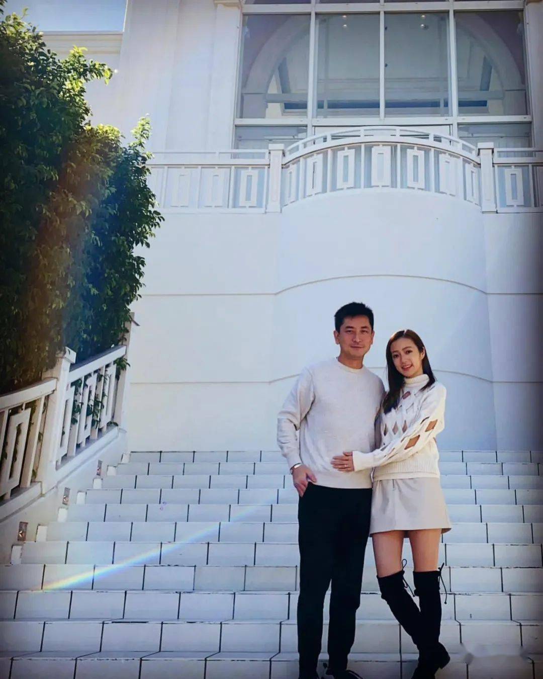 范振锋李思欣冲绳庆祝结婚周年 彩虹出现好兆头_旅行_夫妇_出发