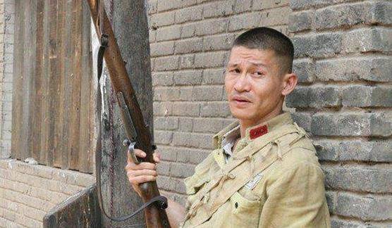 最穷只剩4毛钱还挑战,余皑磊终于凭个男六号火了_角色_电影_演技