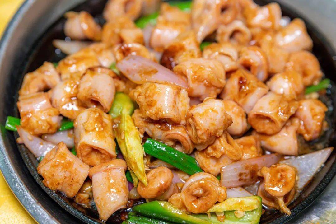 被酱香和焦香包裹的竹肠,吃过返寻味～田螺清洗得很干净,没有沙子.