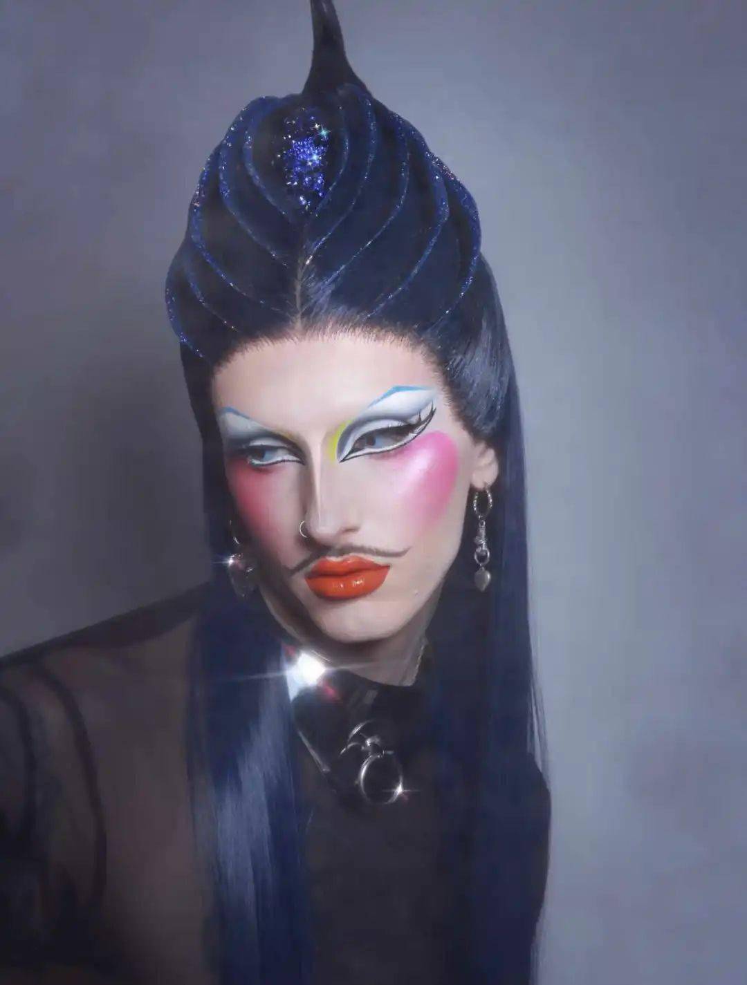 "女装大佬"竟成流量密码?