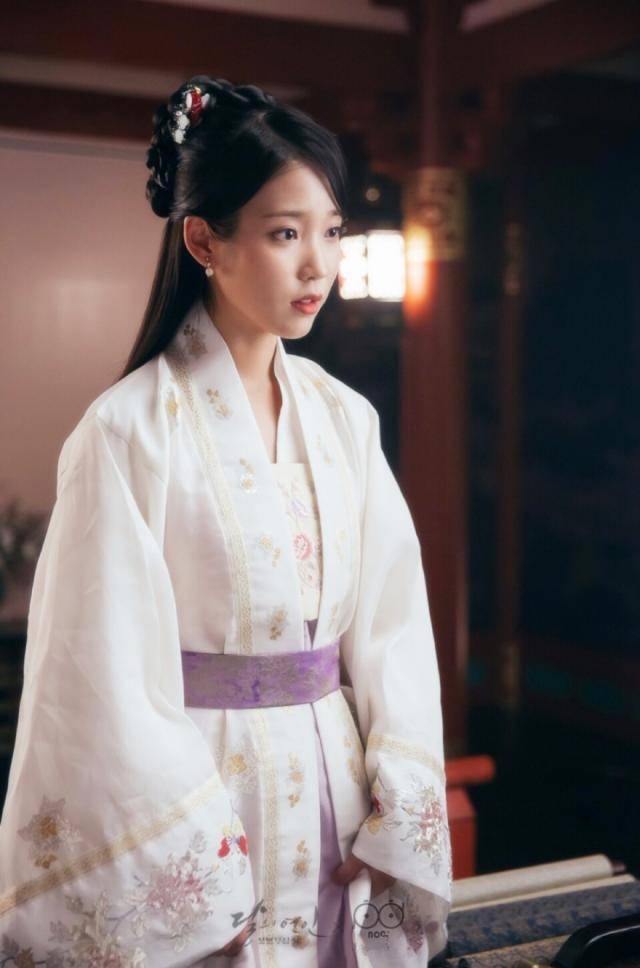 解树接受了光宗的历史担当,却难以全盘理解君王使命的痛苦与撕裂.