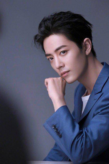 9位男星"大背头"合集,看到肖战,王一博瞬间恋爱了!_哥哥_造型_鹿晗