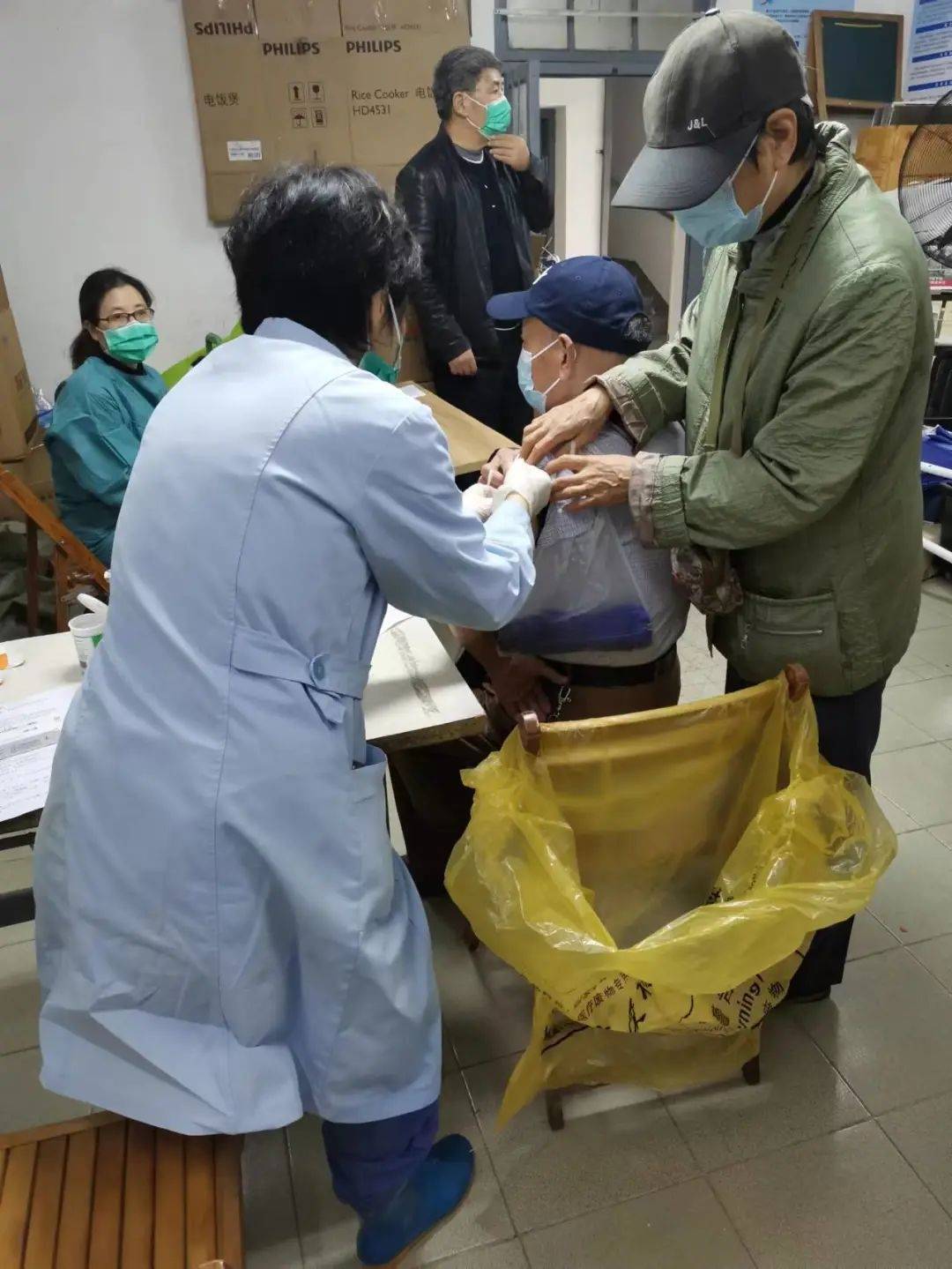 增加场次、送苗上门……宝山这个镇不断优化老年人疫苗接种服务
