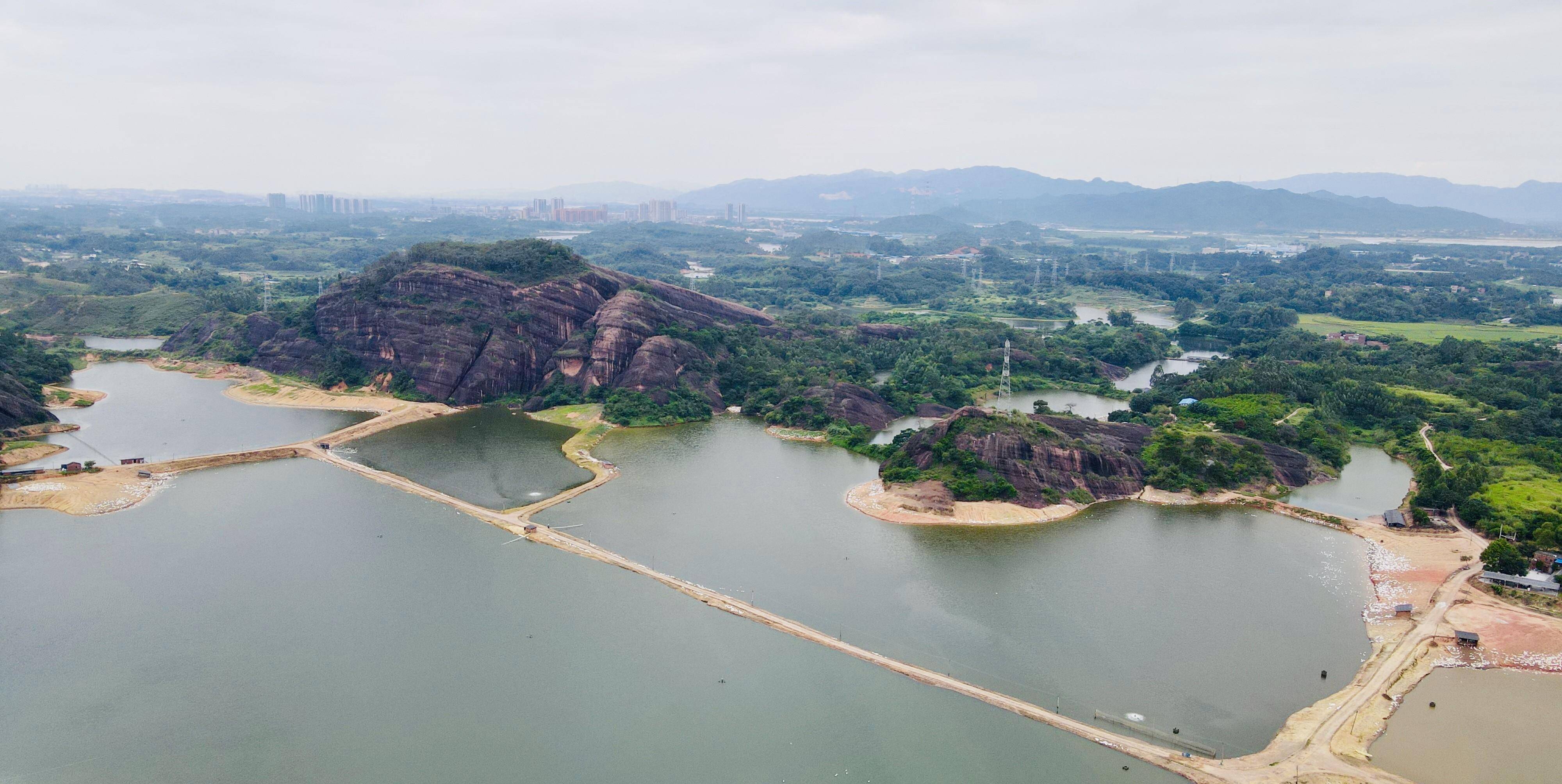 有人说它是广东最美的丹霞地貌,可媲美韶关丹霞山,你来过吗?