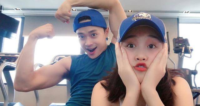 难怪会被"道德双标"看得见的假幸福_爱情_热度_曹俊