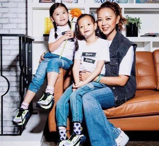 钟丽淇大女儿患罕见疾病,9岁行走不便不会说话,出远门先立遗嘱_梁荣忠