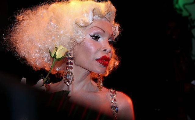 amandalepore「你不漂亮,而且你永远也不会变美,但这没关系,你有比这