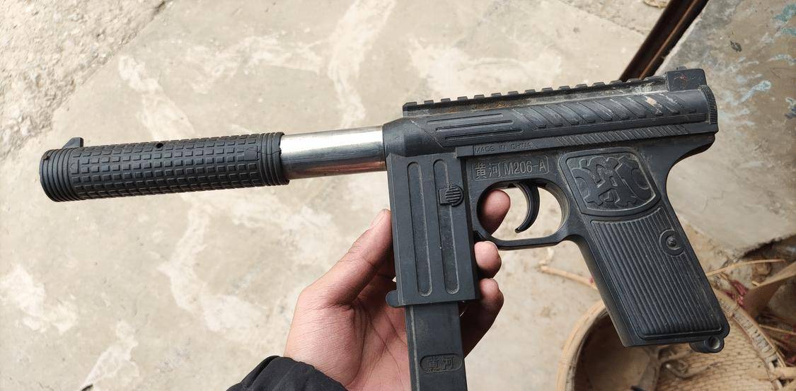 开心一刻:学姐在ktv上班,我过去后直接点名要她…_什么_电子_漂亮